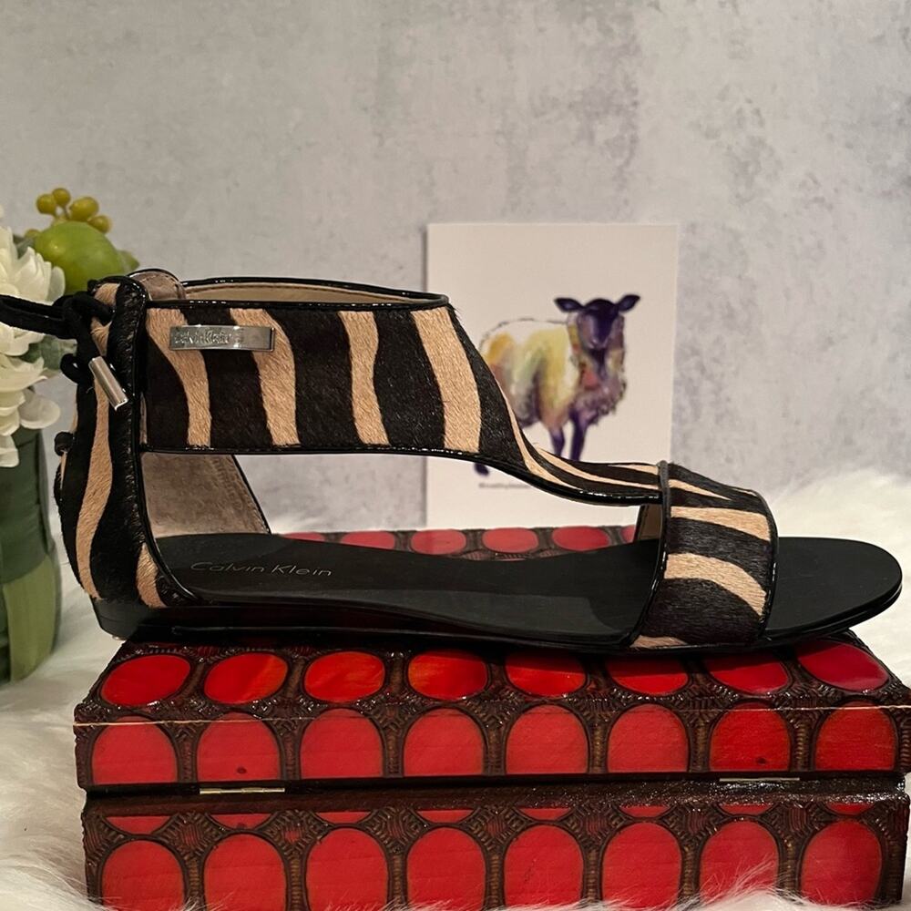 NEW Calvin Klein Searra Haircalf Leather Corset Tie Flat Sandals Size 5 NWOB - Picture 9 of 14